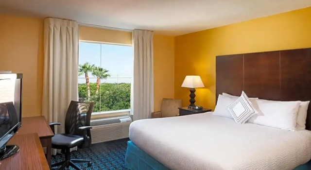 Двухместная студия Fairfield Inn & Suites Houston Intercontinental Airport