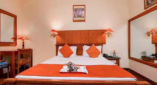 Kadamb Kunj Resort - Bharatpur, Boek Resort Hotels in Rajasthan met zwembad, Zwembad