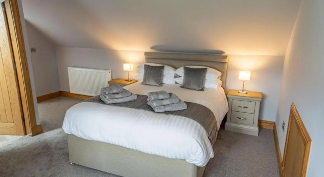 The Annexe, Luxury Property with Hot Tub at Pitilie Pods, Book Hotel Aberfeldy Perthshire