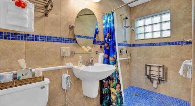 Коттедж c 1 комнатой Island Bay Resort