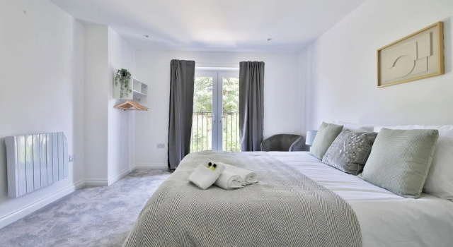Апартаменты Spacious Apartments with Private Parking