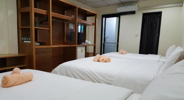 Четырёхместный номер Standard Double D Rooms & Cafe