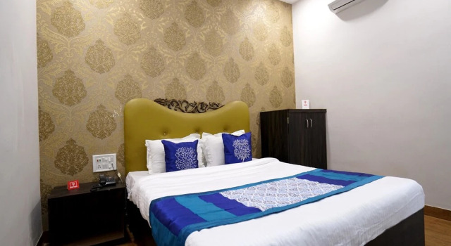 OYO 6325 Hotel Kiran, Забронировать Отель Отели штата Махараштры с завтраком, Завтраки