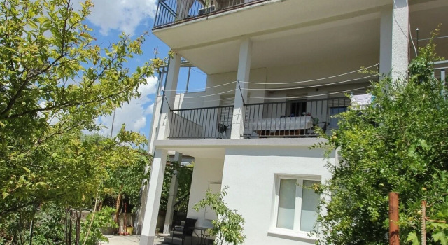 Jurica - 100 m From sea - A3, Varaa Huoneisto Hotellit Split-Dalmatia pysäköinnillä, Pysäköinti