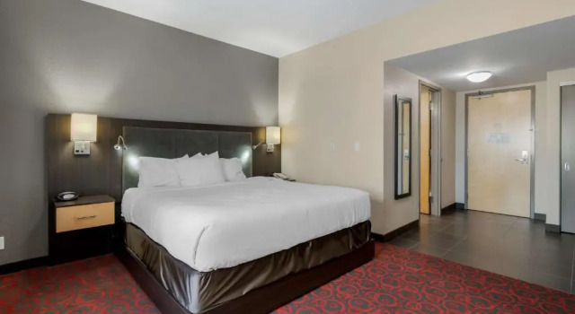Номер Standard Best Western Plus Eastgate Inn & Suites