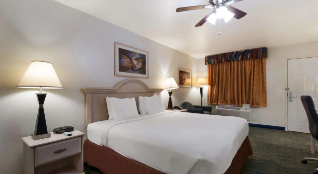 Двухместный люкс SureStay Hotel by Best Western Falfurrias