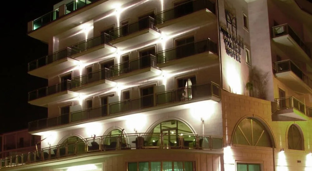 Miramare Palace, Varaa Hotelli Trebisacce Calabria