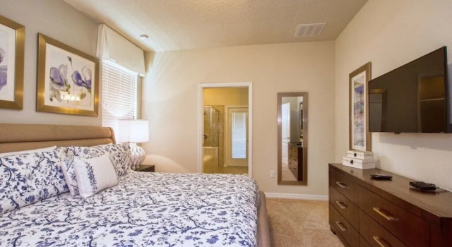 6 Bed House W/pool &spa In Windsor Westside 3708ww 6 Bedroom Home