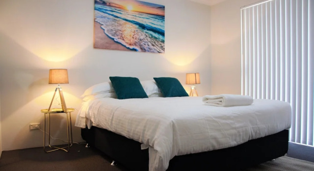 Azure Villa, Book Villa Villas in Perth, Villa
