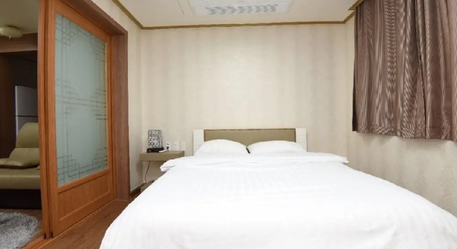 Daewoo Business Hotel