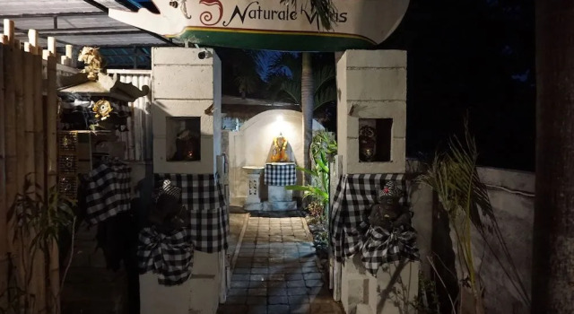 Naturale Villas, Rezervovat Vila Hotely v Bali se snídaní, Snídaně