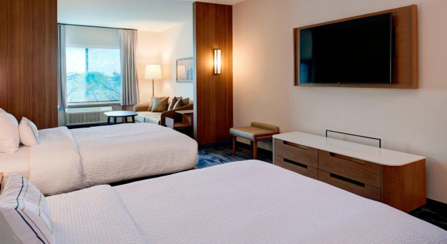 Четырёхместный люкс Fairfield Inn & Suites by Marriott Columbus, IN