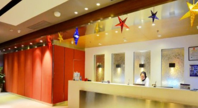 Jinjiang Inn Wuhan Han River Ocean Grand Branch, Забронировать Отель Отели Уханя с парковкой, рядом с Пешеходная улица Цзянхань, Парковка