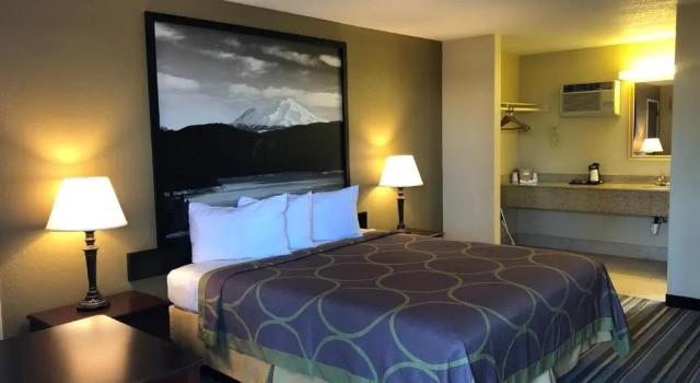 Standard Zimmer Super 8 by Wyndham Corning