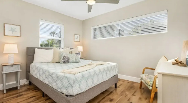 Beach Haven - 240 Virginia Ave - Bogo24 4 Bedroom Home by RedAwning, Fort Myers Beach, Забронировать Отель Отели в центре Форт-Майерс-Бич, в центре