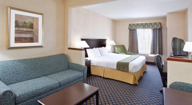 Двухместный люкс Holiday Inn Express Hotel & Suites Delaware-Columbus Area by IHG