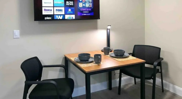 Студия Classic Lazy Cuckoo Inn - Sleek and Stylish Studio Apartments