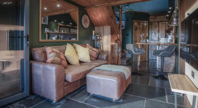 Tawny Lodge - 1 Bedroom - Blossom Farm