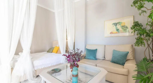 Life on Canvas Central Family Apartment