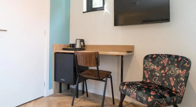Трёхместный номер Hof van Holland Hotel