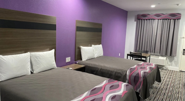 Студия Deluxe Palace Inn Crosby