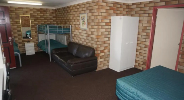 Номер Deluxe Miles Outback Motel