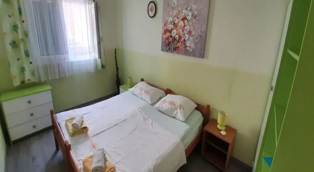 Spacious Apartment Steps From the Beach, With Private Terrace and Grill, Rezervați Apartament Kaštela Ținutul Split-Dalmatia