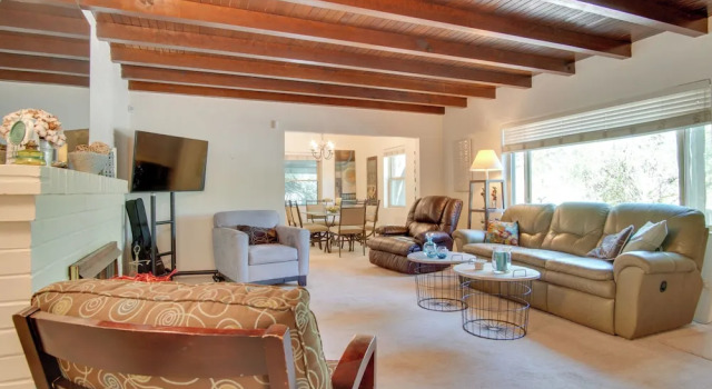 5 Mi to Dtwn: Tuscon Escape w/ Yard & Patio!, Book Feriehus Sommerhuse i Tucson, Hytte