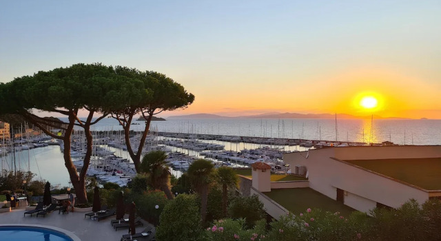 Люкс с видом на море Cala del Porto Punta Ala - Preferred Hotels