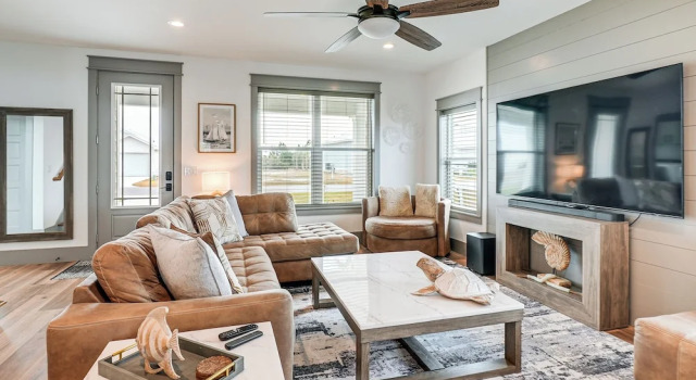 Walk to Beach! 'ocean's Paradise' w/ Patio