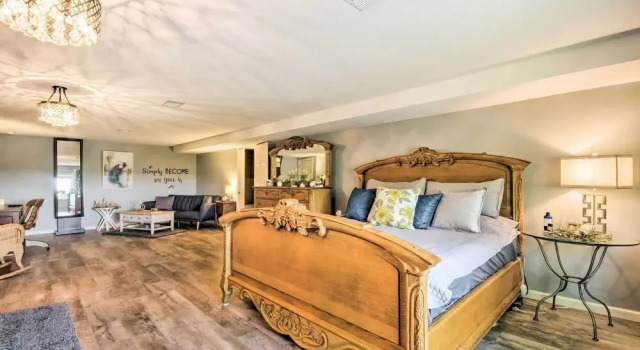 Mountain Home w/ Fire Pit & Norfork Lake Views!, Book Hotel 3-stjernede hoteller i Henderson, 3*
