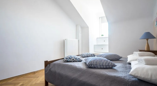 Elegant Apartment Market Square