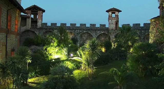 Castello Di Pavone, Prenota Hotel Chivasso Monferrato