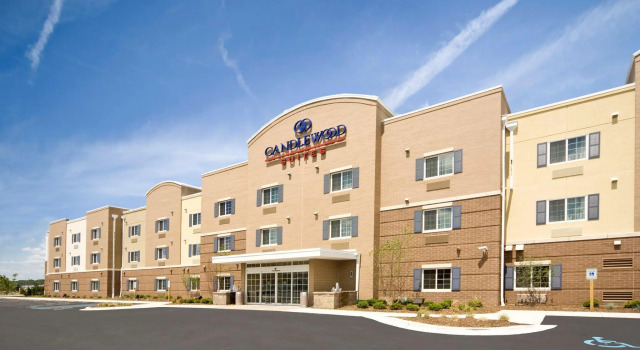 Люкс Candlewood Suites Milwaukee Airport by IHG