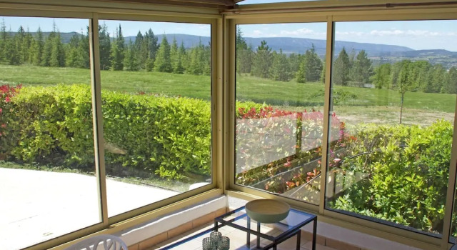 Splendid Holiday Home in Apt With Private Garden