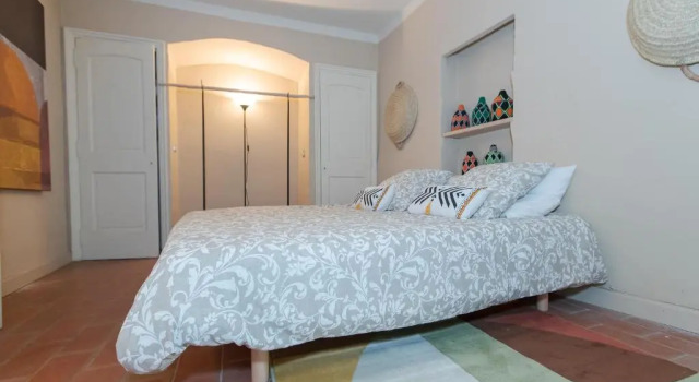 RARE: 110m² climatisés avec terrasse. 2 Chambres