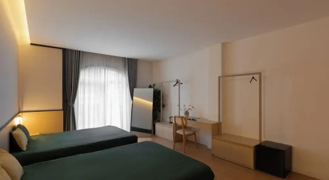 Семейный люкс с балконом Zeus Living - City Central