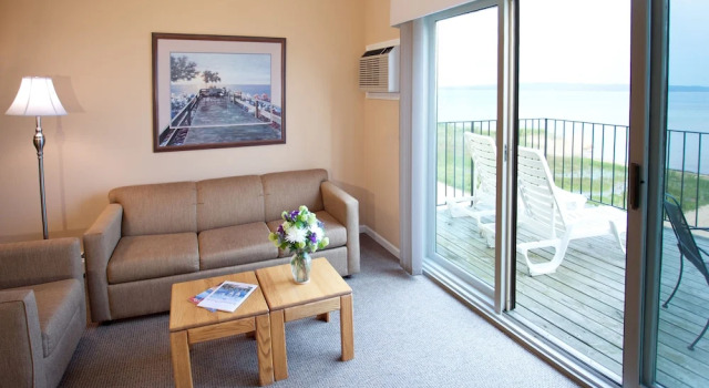 Номер Standard Pointes North Beachfront Hotel - 2 Person Spa Tub Studios