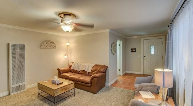 Коттедж 2 Bedroom near Parks, A Lake, Downtown