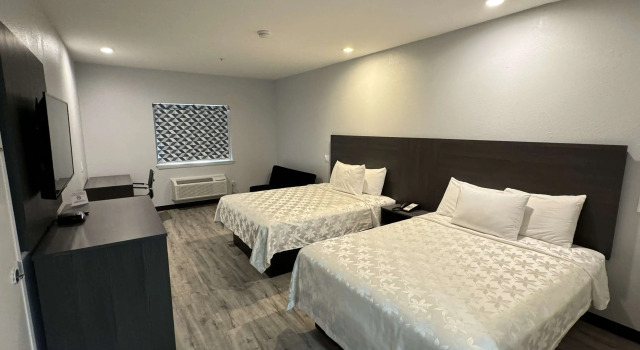 Четырёхместный люкс Americas Best Value Inn & Suites Haltom City Ft. Worth