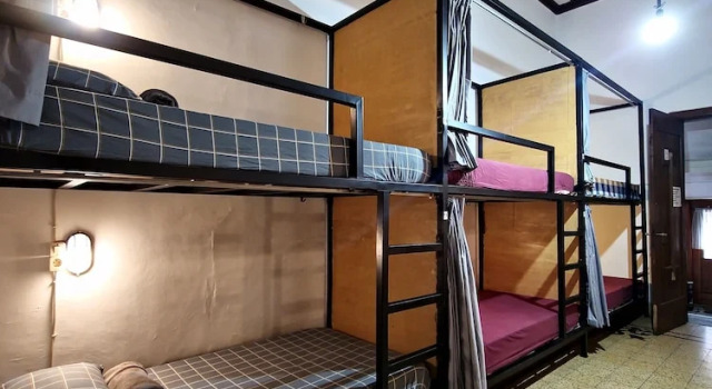 Vuode makuusalissa Semeru Hostel Malang - Adults Only