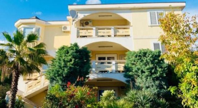 Pool Apartment Estrellas 3