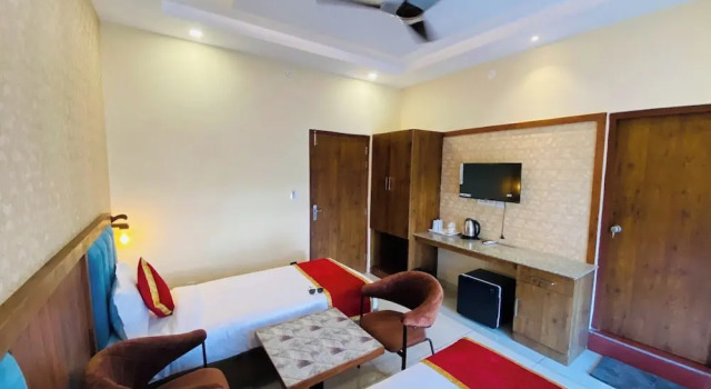 Номер Standard Goroomgo Singla Residency Kangra