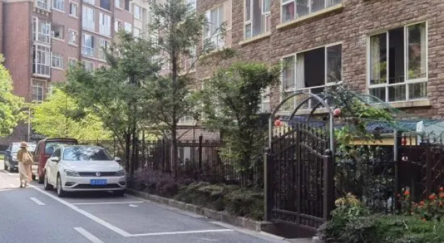 Wuchuan Dongshan Private Language Homestay, Rezerwuj Hotel Hotele w Baoshan z parkingiem, Parking
