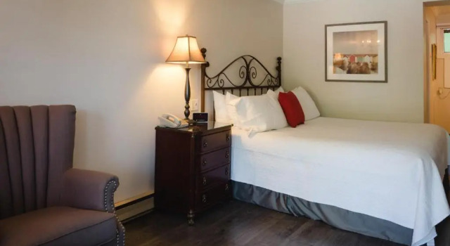 Полулюкс Executive Green Acres Inn