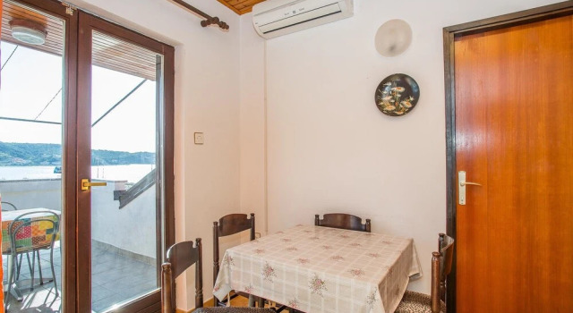 Apartment Smiliana, Prenota Appartamento Hotel a Isole Quarnerine con parcheggio, Parcheggio