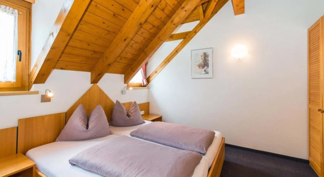 Hotel Winkler-Tuschnig, Забронировать Отель Вайсензе Озера Каринтии, рядом с Горнолыжный подъемник Зевизе