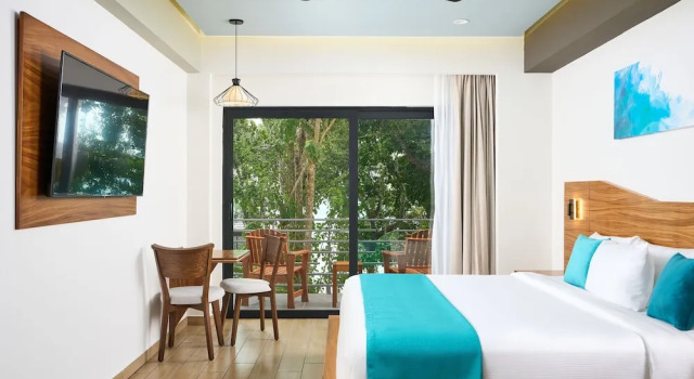 Двухместный номер Deluxe с частичным видом на лагуну Cristalino Lagoon Front Hotel, Restaurant & Spa
