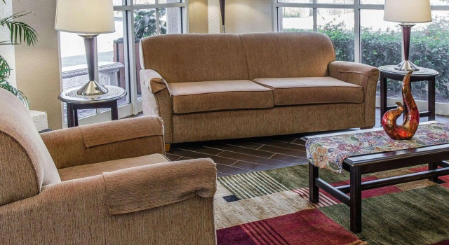 Comfort Inn & Suites Lakeland North I-4, Забронировать Отель Отели Lakeland - Winter Haven с парковкой, Парковка