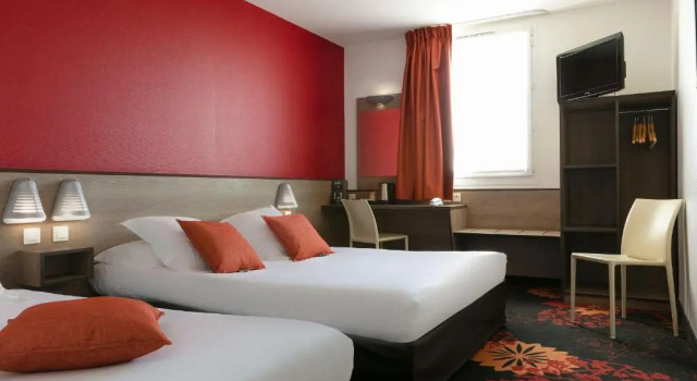 Номер Standard Hotel Clermont Estaing